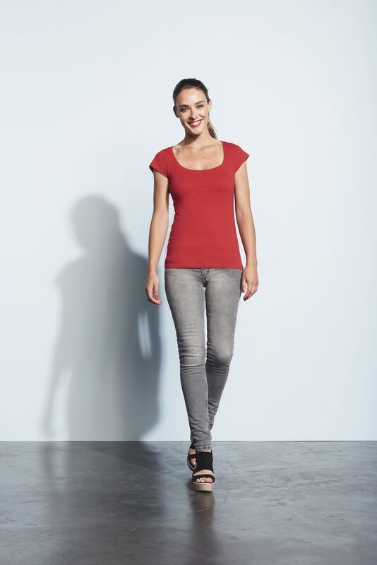 Футболка женская Melrose 150 с глубоким вырезом, красная арт.1832.50