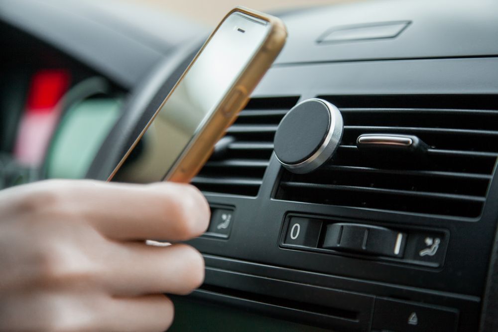 Магнитный держатель для смартфонов Cinch арт.11374.10