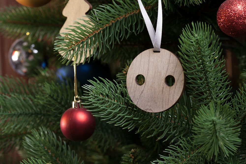 Деревянная подвеска Carving, в форме пуговицы Санты арт.10145.04