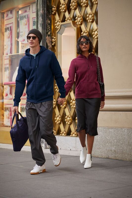 Толстовка на молнии с капюшоном женская Queen, черная арт.WW03Q005