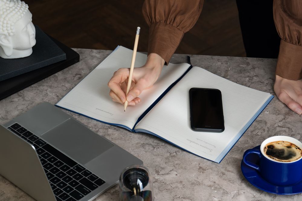 Ежедневник Flat Maxi, недатированный, синий арт.17892.40