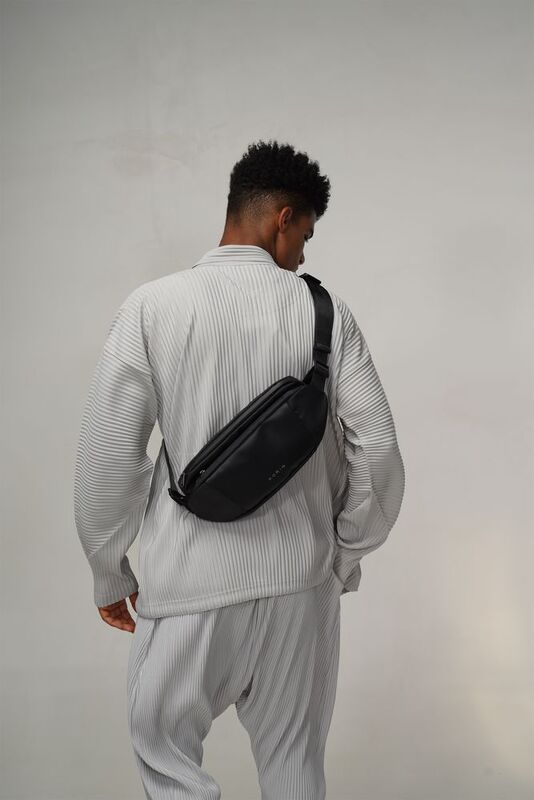 Сумка кросс-боди FlipSling, черная арт.14386.30