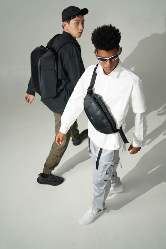 Сумка кросс-боди FlipSling, черная арт.14386.30