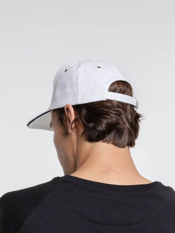 Бейсболка Classic, белая с темно-синим кантом арт.15848.60