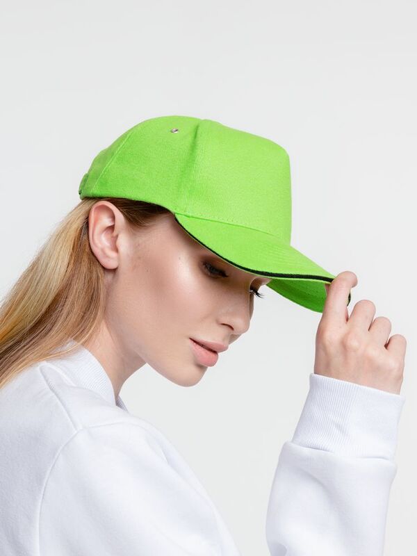 Бейсболка Classic, зеленое яблоко с черным кантом арт.15848.94