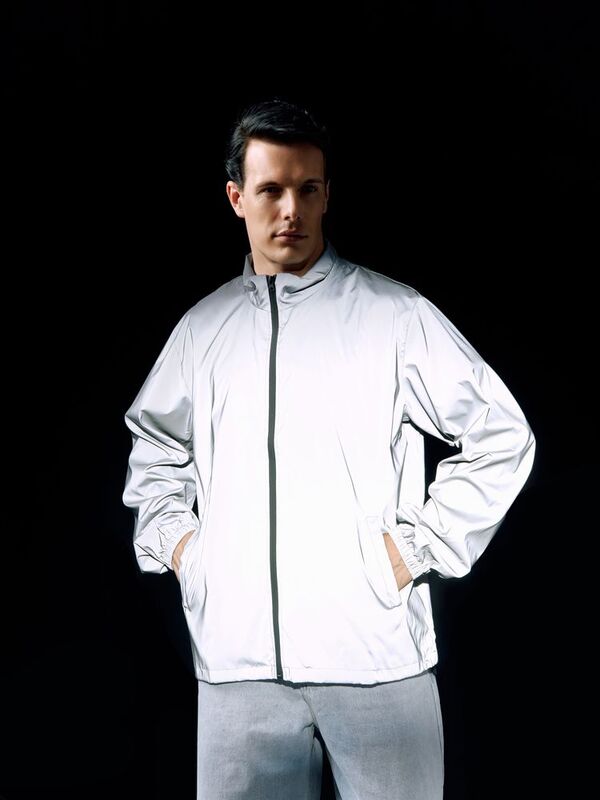 Ветровка Manifest 2.0 из светоотражающей ткани, серая арт.16267.11