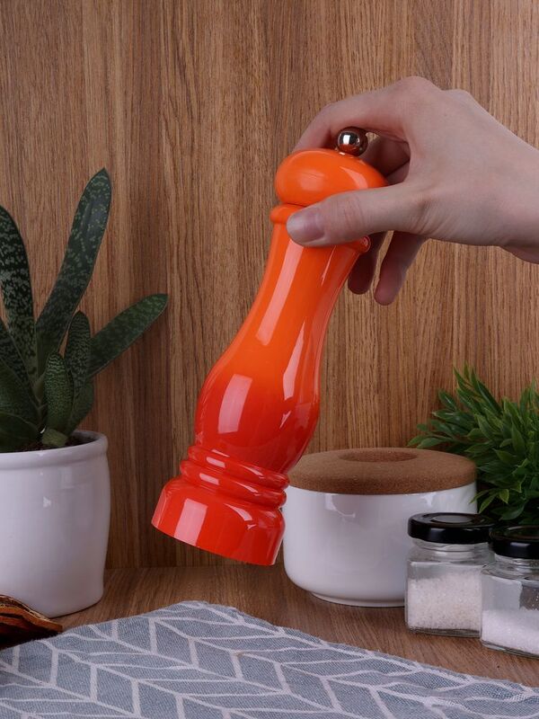 Механическая мельница для специй Gambit, оранжево-красная арт.15649.25