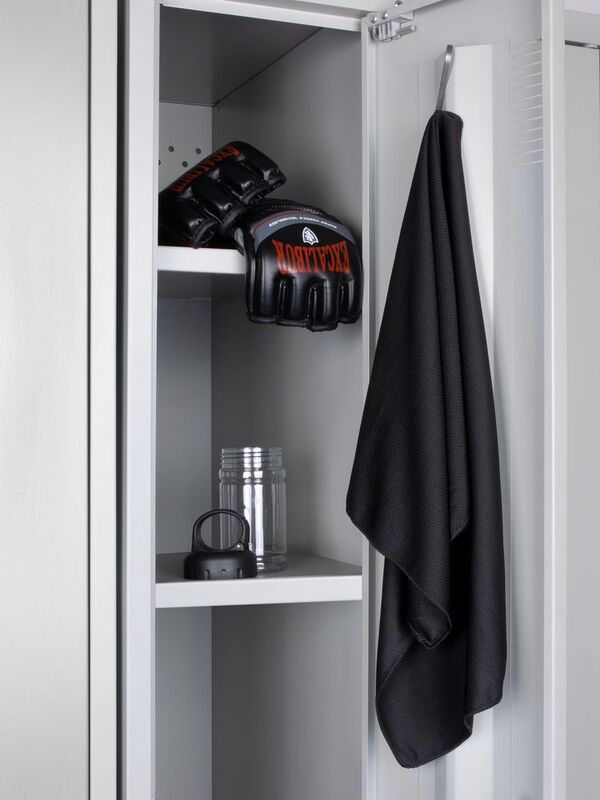 Охлаждающее полотенце Frio Mio в бутылке, черное арт.16282.30