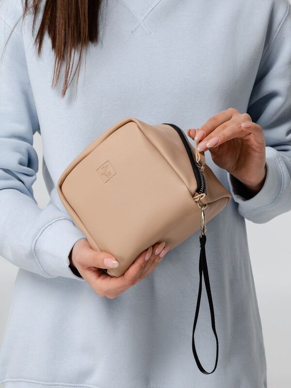 Дорожная косметичка Cubo, бежевая с логотипом арт.13834.06