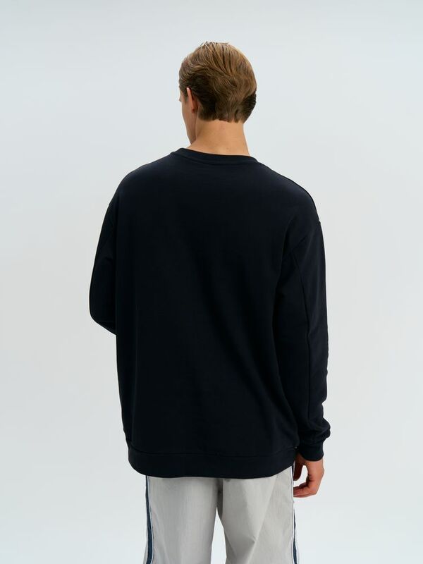 Свитшот оверсайз унисекс Omnifit, черный арт.19182.30