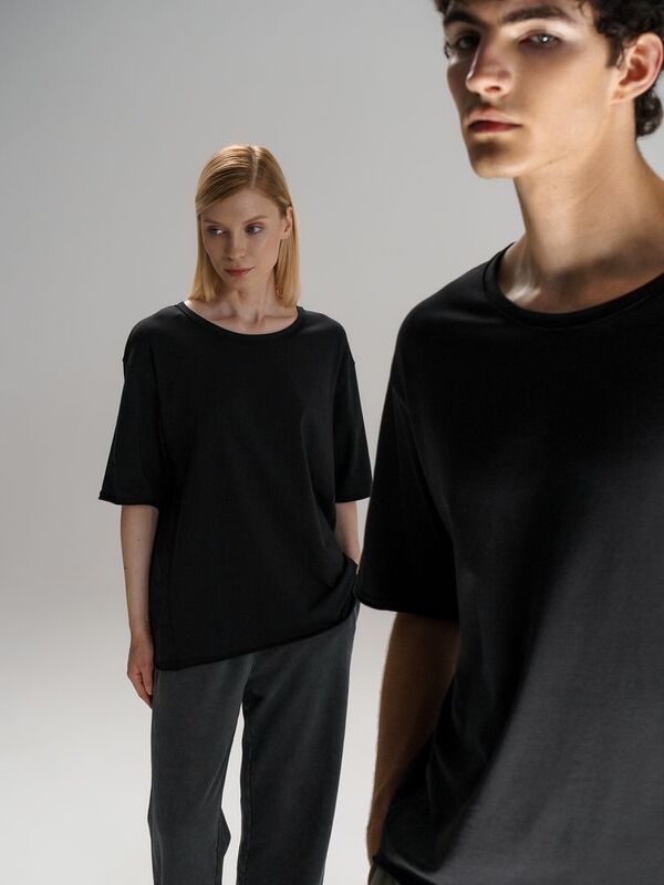 Футболка оверсайз унисекс Vozduh, черная арт.19189.30