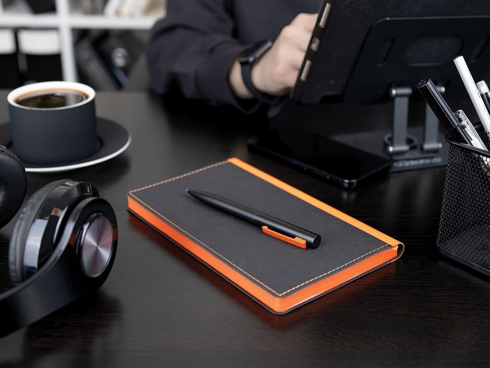 Ручка шариковая Inkolor, черная с фиолетовым арт.16715.70