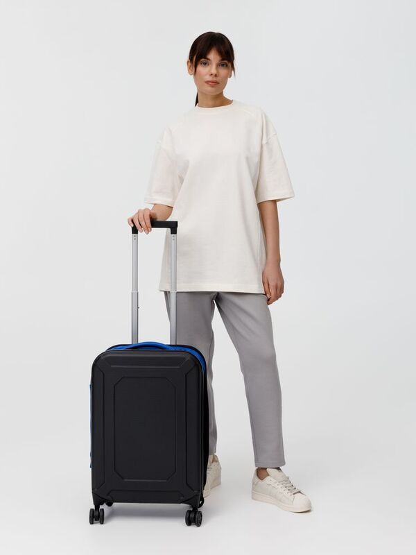 Чемодан Platta, черный с синим арт.16499.34