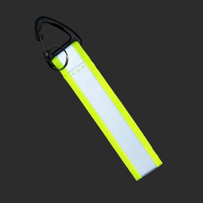 Светоотражающий брелок Flashline, серый с зеленым арт.15458.90