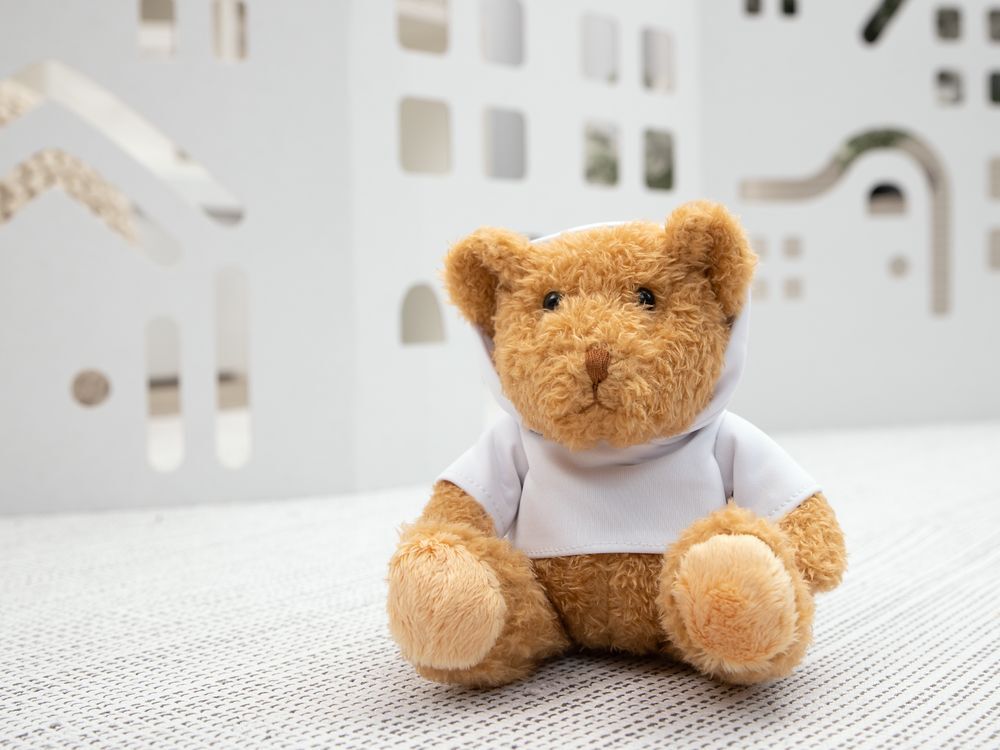 Мягкая игрушка &laquo;Мишка Cuddleton&raquo; в белом худи арт.22059.60