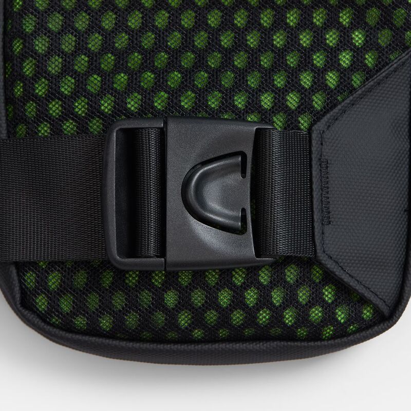 Спортивная кросс-боди сумка UrbanHike, черная арт.18722.30