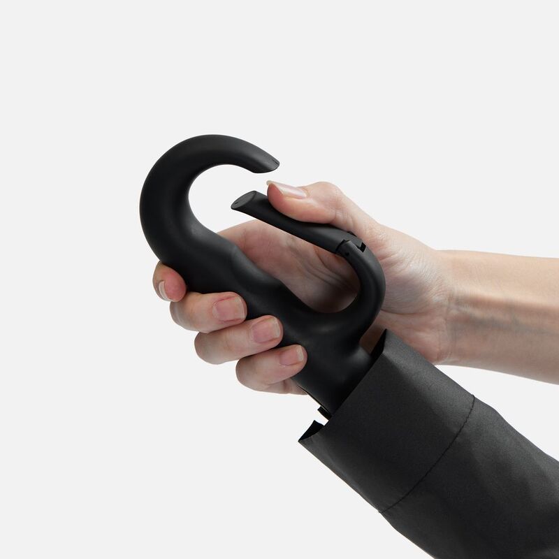 Зонт обратного сложения inLoop с ручкой-карабином, черный арт.22329.30