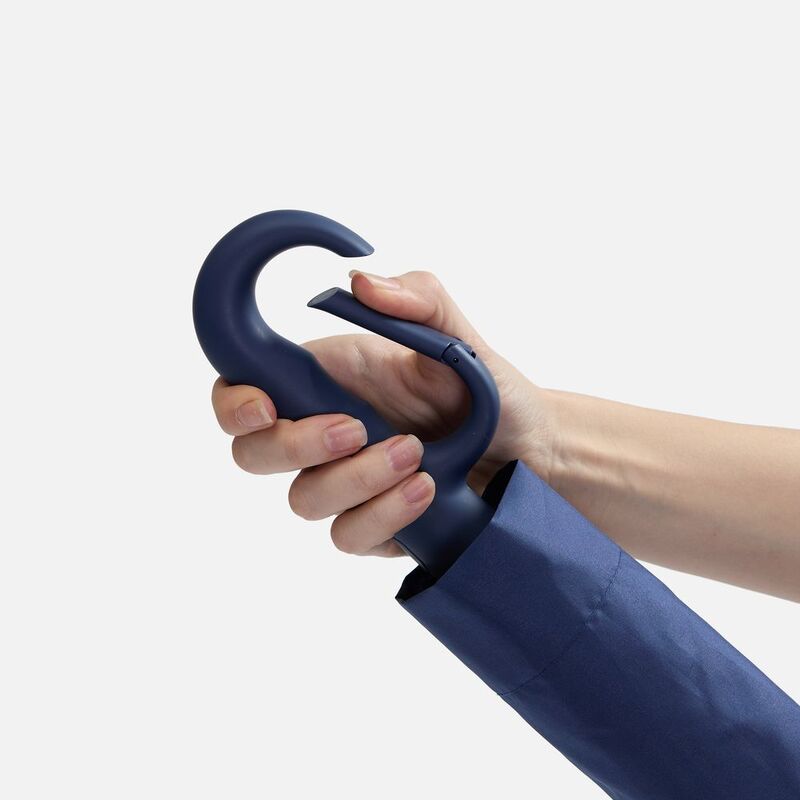 Зонт обратного сложения inLoop с ручкой-карабином, темно-синий арт.22329.40