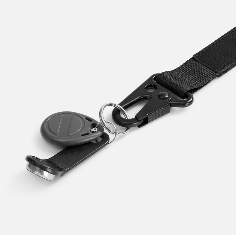 Брелок с карабином Manlig, черный арт.18637.30